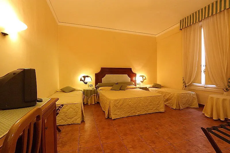 Hotel Alinari Florence 3*,